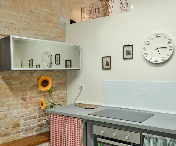 Il Girasole Apartment *